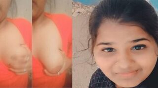 Dehati college girl ka boobs show desi selfie video