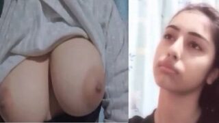 Sexy girl hot boobs show viral selfie Indian mms