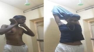 Naughty Tamil girl sex nude hokar bathroom me