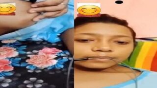 Delhi ki chudasi girlfriend boobs show topless video call