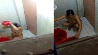 Padosan bhabhi nangi nahate record kiya hidden cam par