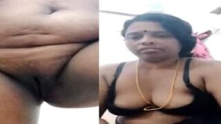 Tamil naked mature wife pussy show apne lover ko