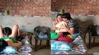 Village wife ki boob press aur pussy licking scandal