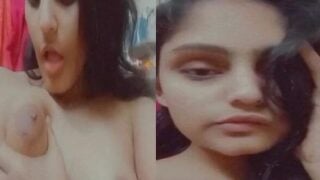 Chudasi ladki ki boob press bathroom me nude