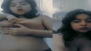 Kashmiri girl topless big boobs show wali selfie