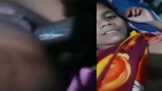 Village wife ki kali chut me lund se thukai