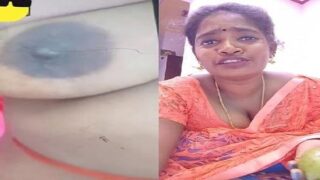 Mallu aunty Sadhana huge boobs show video call