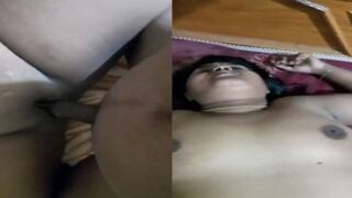 Mature village wife ki big boobs show viral