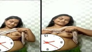 Sexy desi girl video call par boobs show bf ko nude