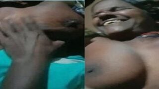 Tamil mature aunty ki chut chudai night me masti