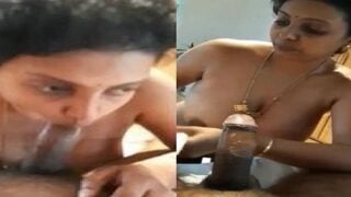 Sexy Tamil aunty lund chusai cheating sex karke bf sath