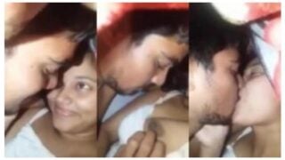 19yo Muslim girl boob press aur lip kiss bhai sath bed par