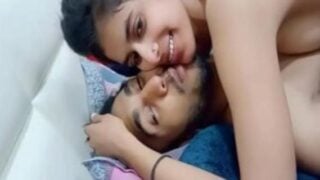 18+ Marwadi teen sex mms lover sath oyo room me nangi