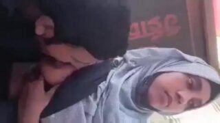 Ajmer hijab girl Sania ki boob sucking ki bf ne college me
