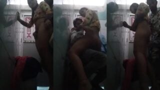 Changing room me ladki ki chudai kiya dukan ka salesboy